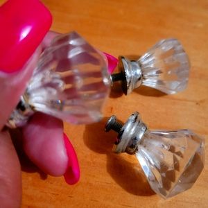3 acrylic drawer knobs. They are so cute. 😍 Size of my thumb. Gently used